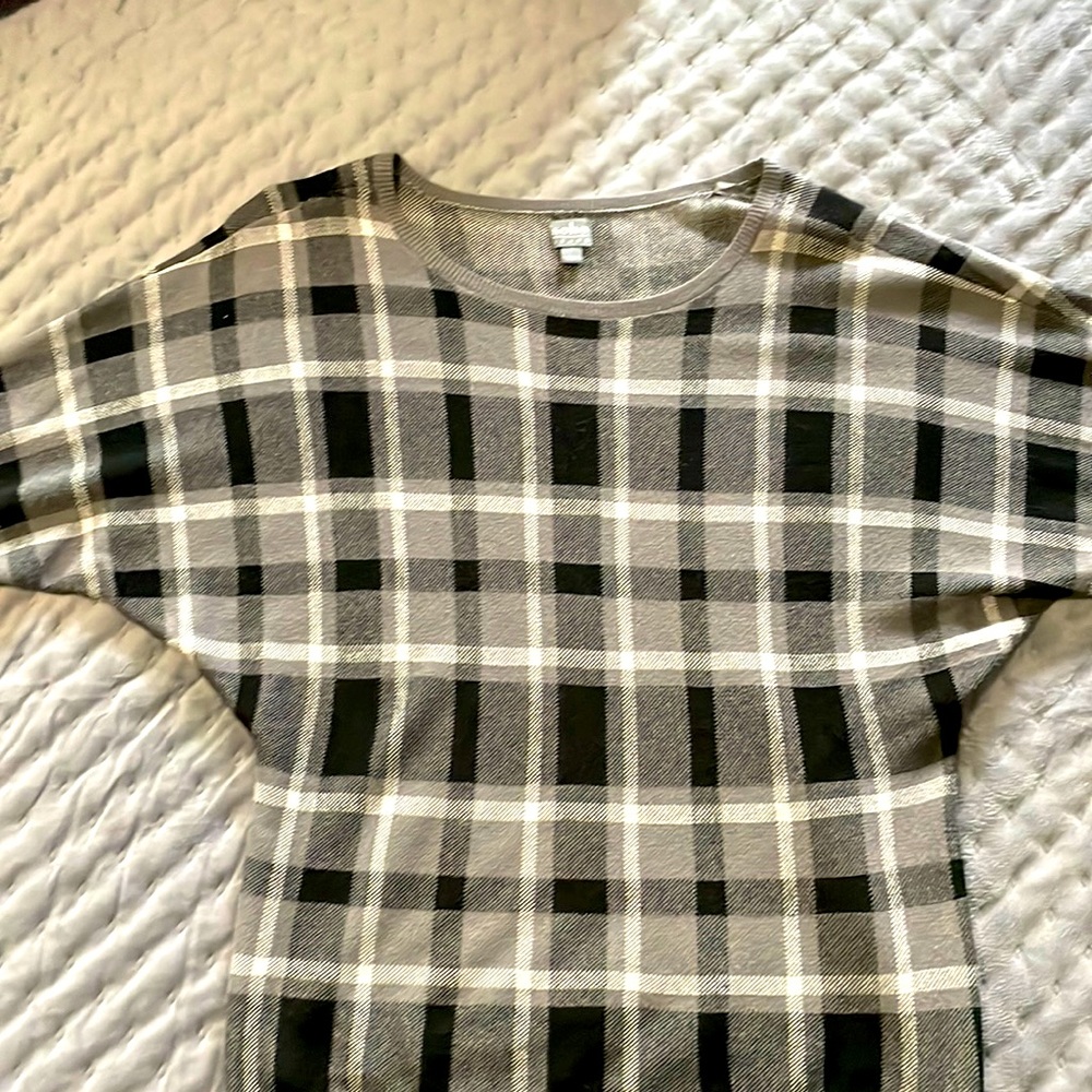 NY&co kimono sweater black grey white plaid